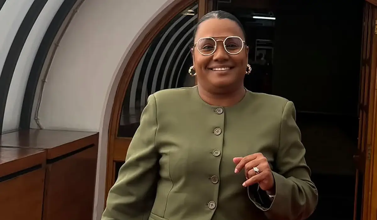 Anabelle Savabaddy prête serment comme Junior Minister du Tourisme